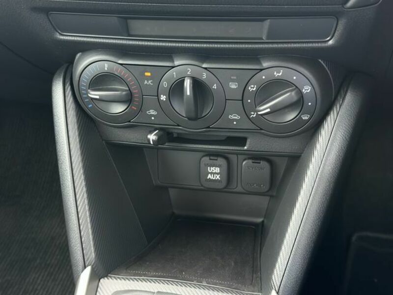 MAZDA2