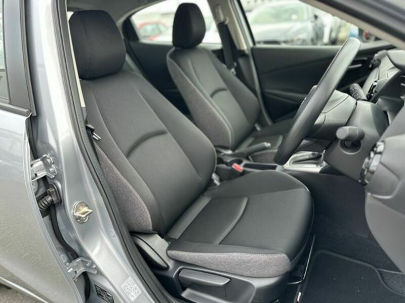 MAZDA2
