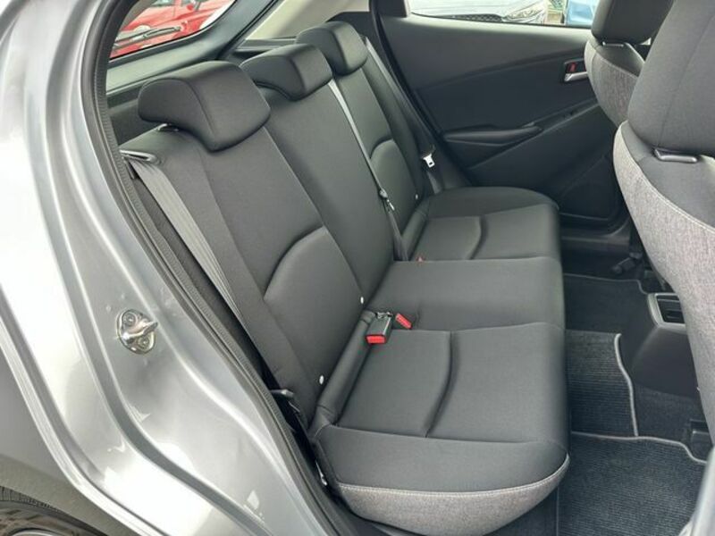 MAZDA2