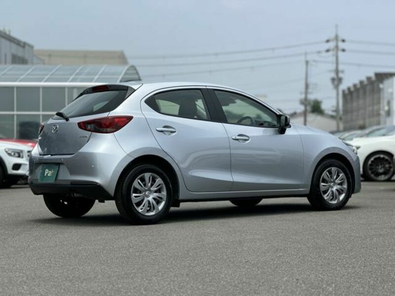 MAZDA2