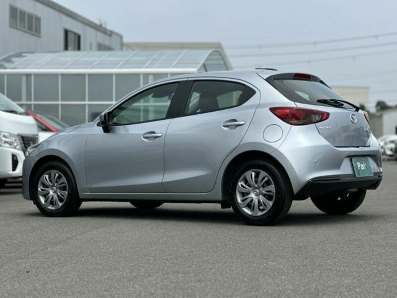 MAZDA2
