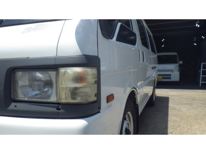 BONGO BRAWNY VAN