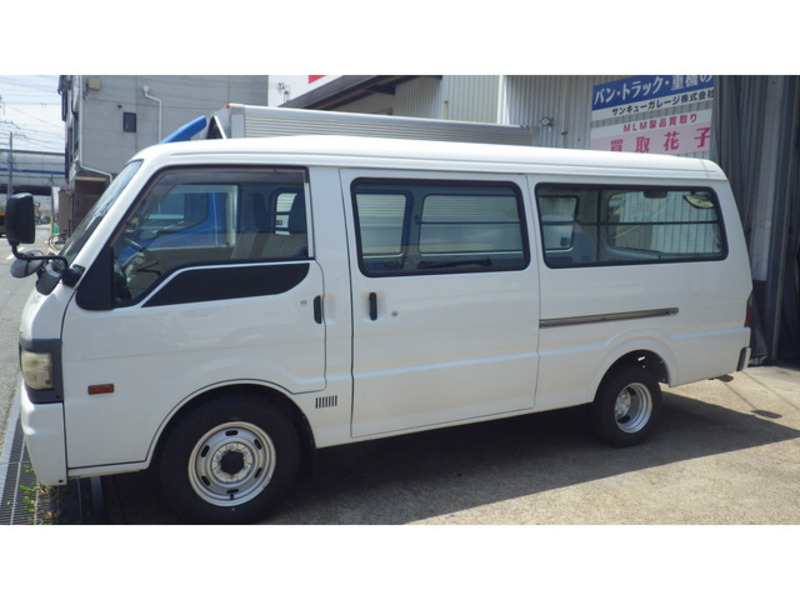 BONGO BRAWNY VAN