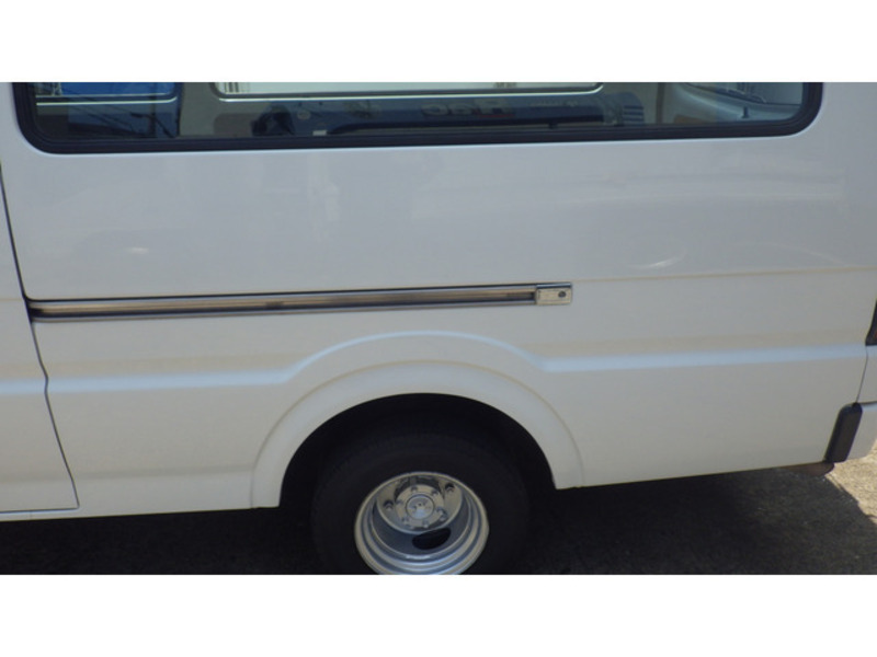 BONGO BRAWNY VAN