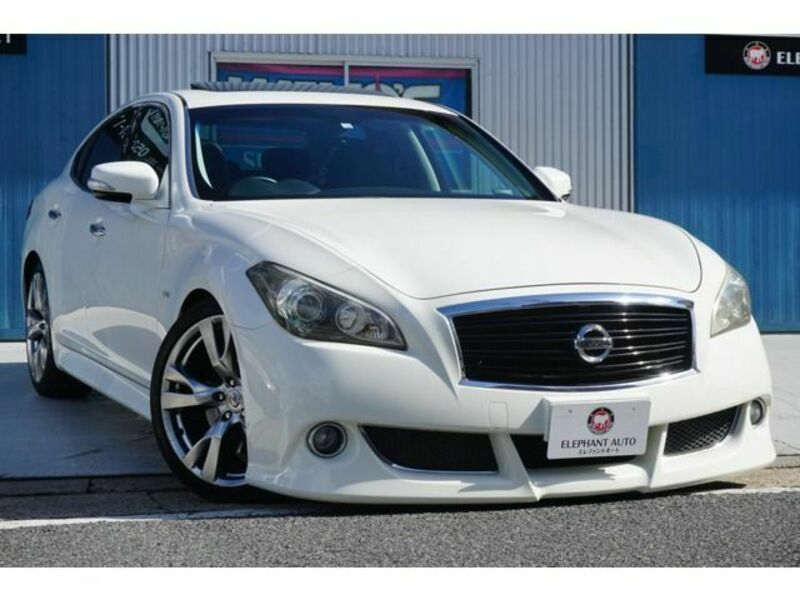 NISSAN FUGA