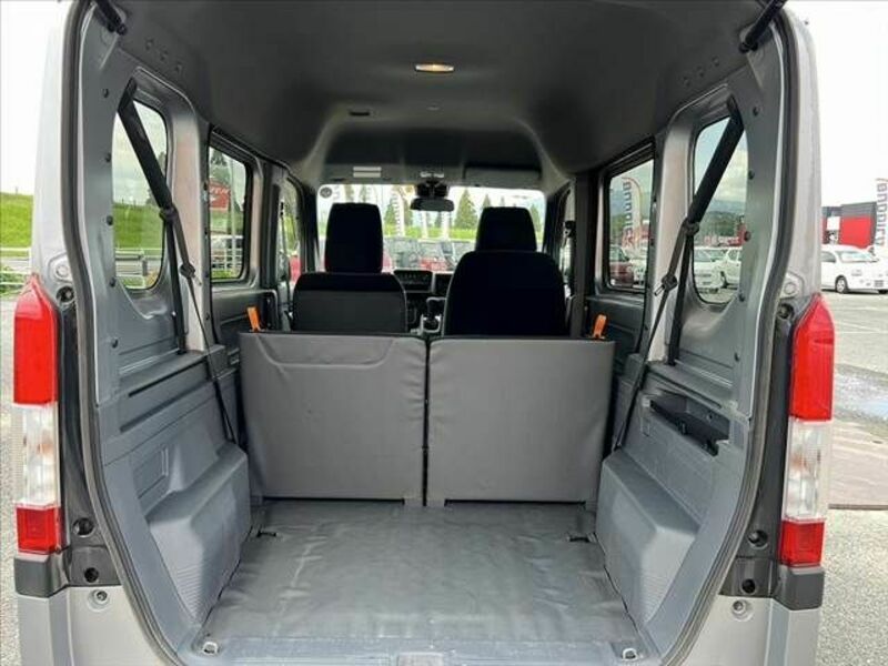 N-VAN