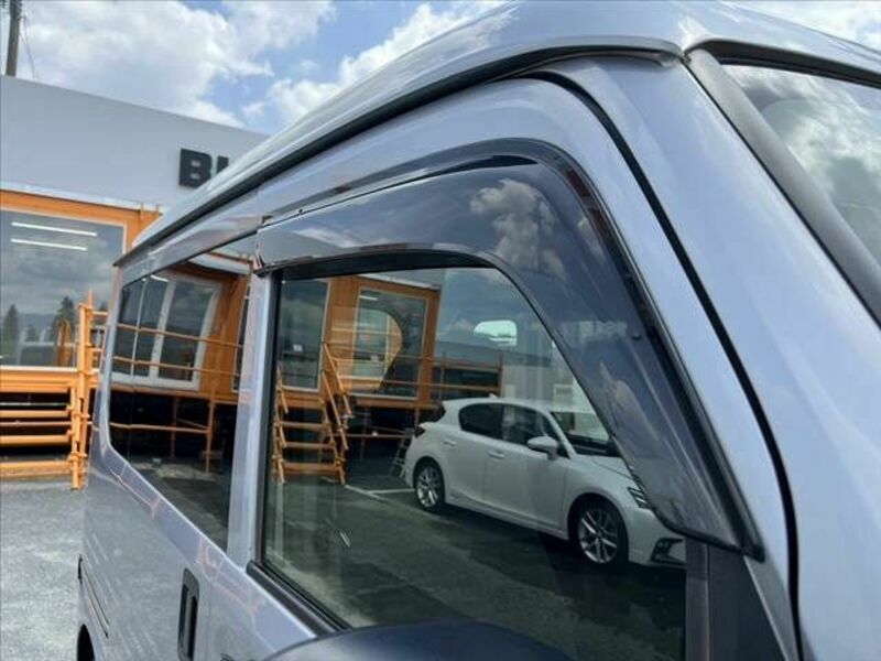 N-VAN