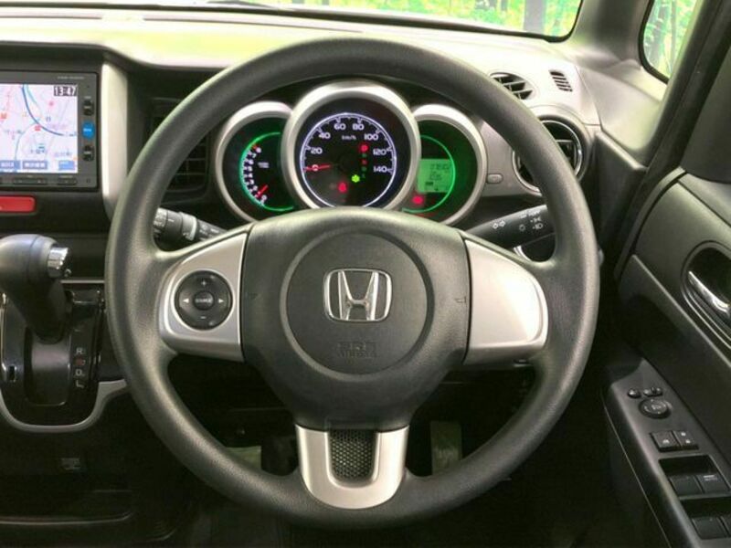 N BOX