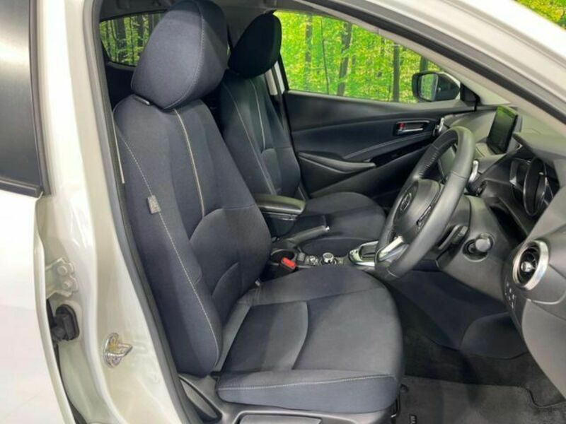 MAZDA2