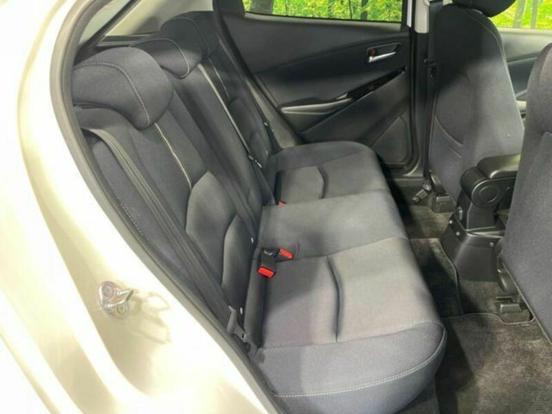 MAZDA2