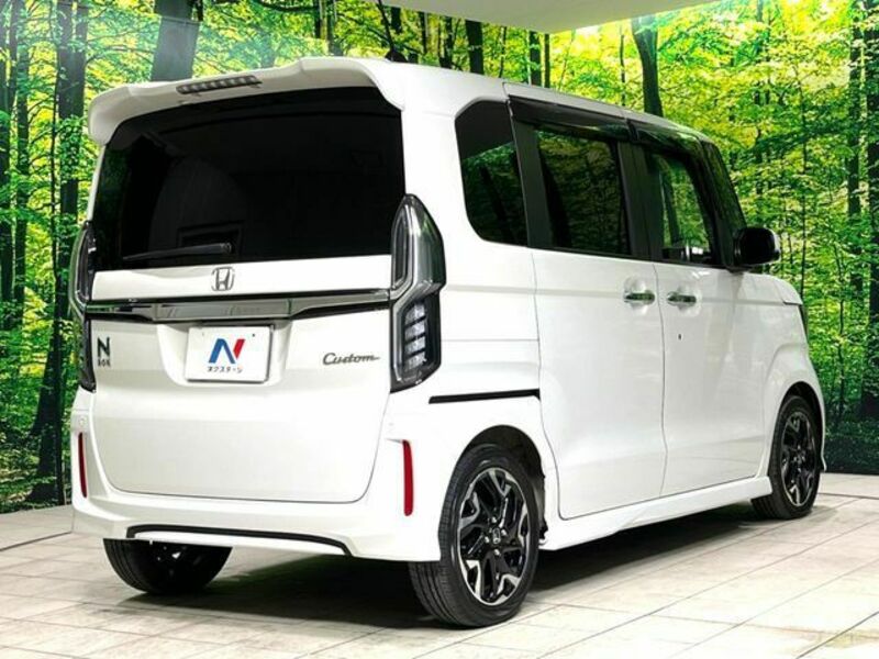 N BOX CUSTOM