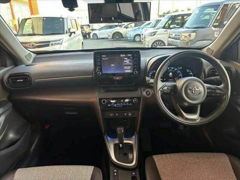 YARIS CROSS