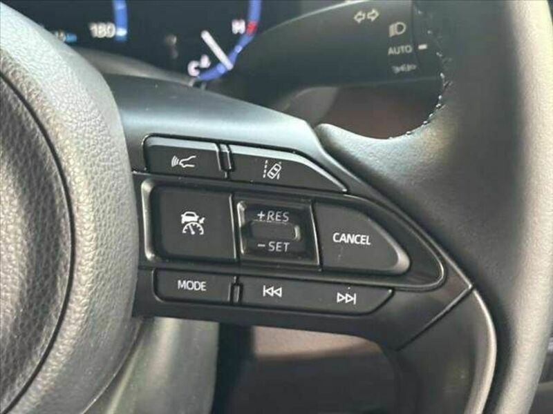 YARIS CROSS