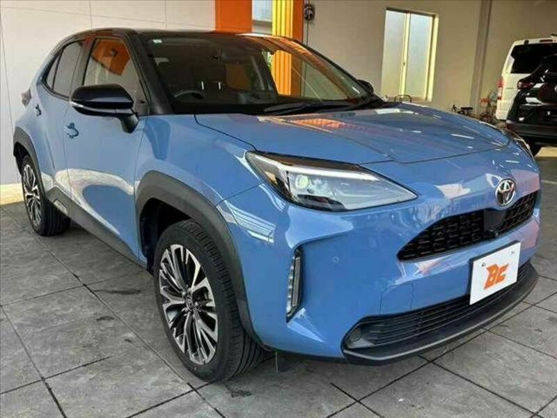 YARIS CROSS