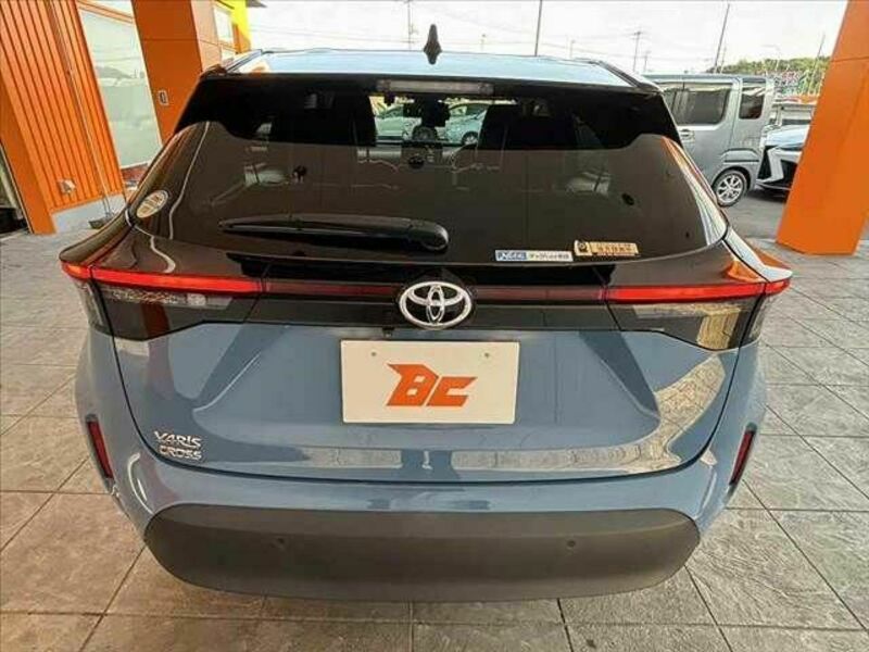 YARIS CROSS
