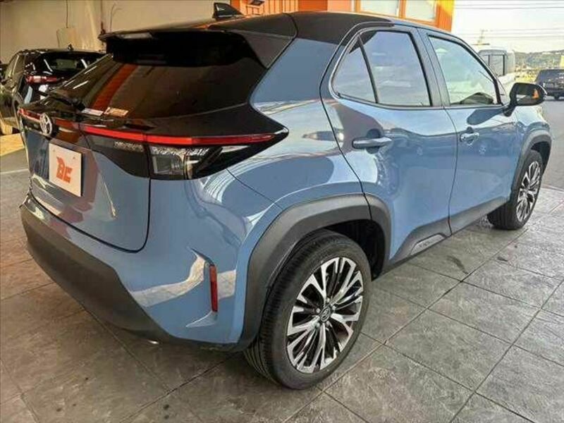 YARIS CROSS