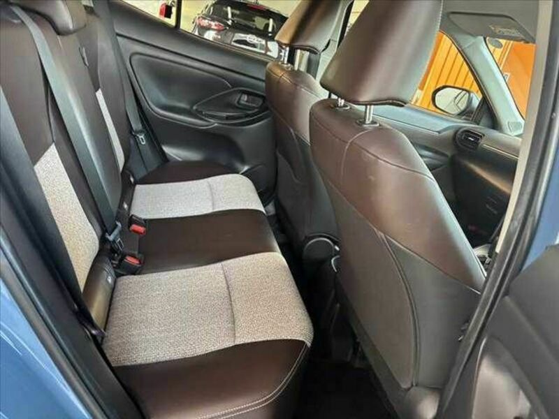 YARIS CROSS