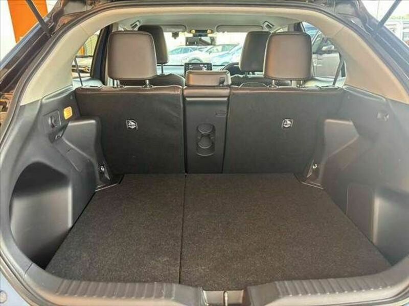 YARIS CROSS
