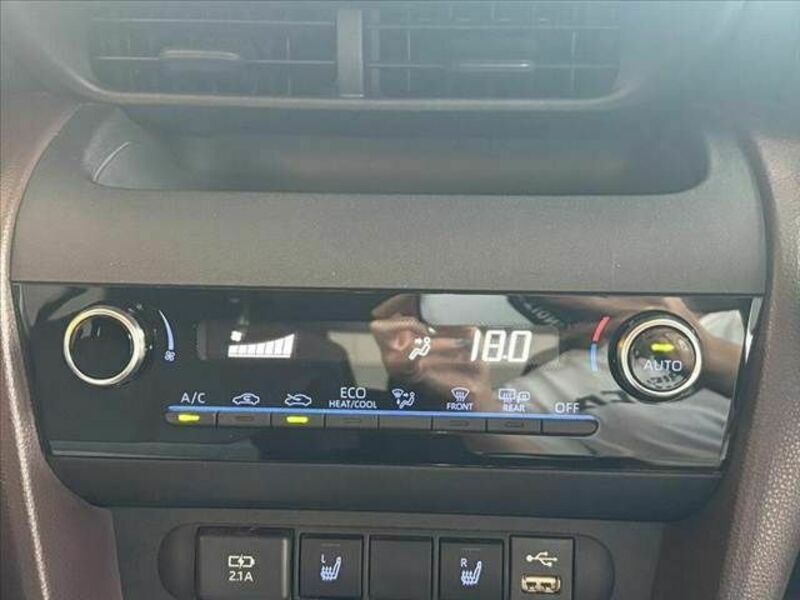 YARIS CROSS