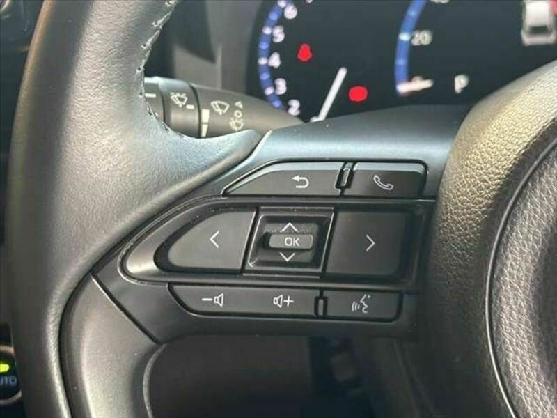 YARIS CROSS