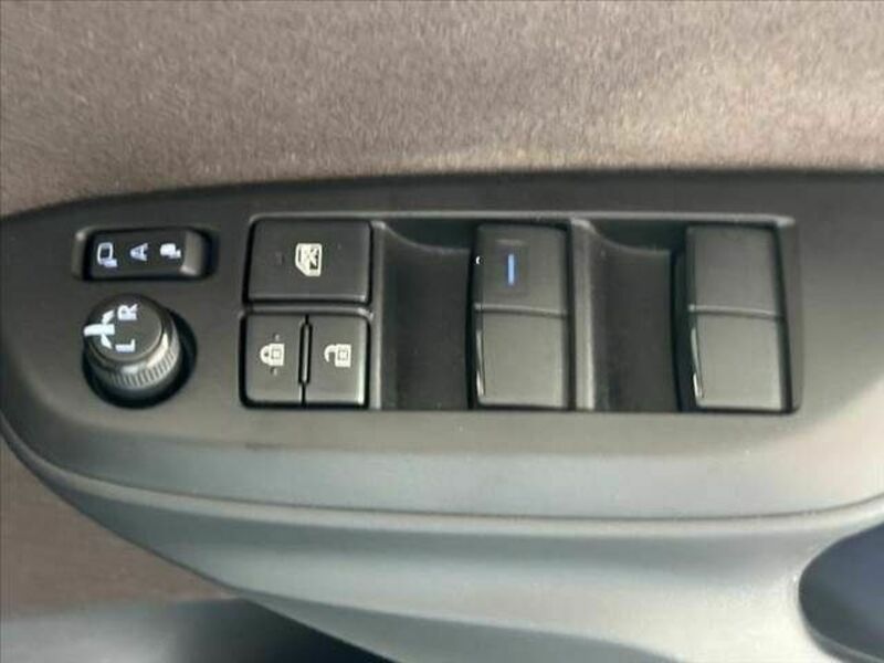 YARIS CROSS