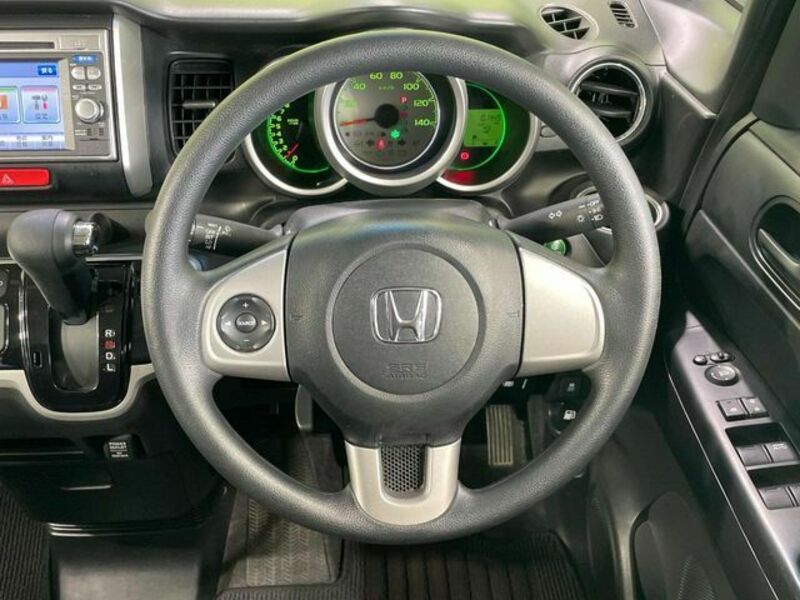 N BOX