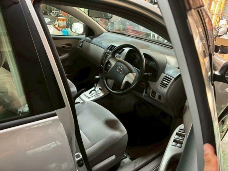 COROLLA AXIO