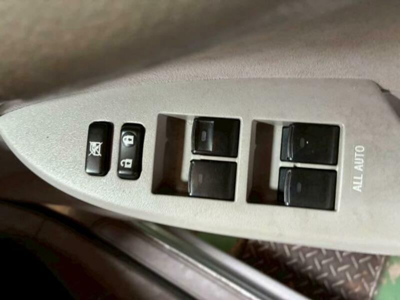 COROLLA AXIO