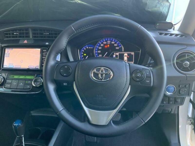 COROLLA AXIO
