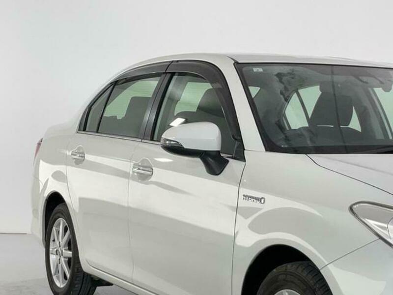 COROLLA AXIO