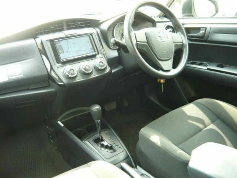 COROLLA AXIO