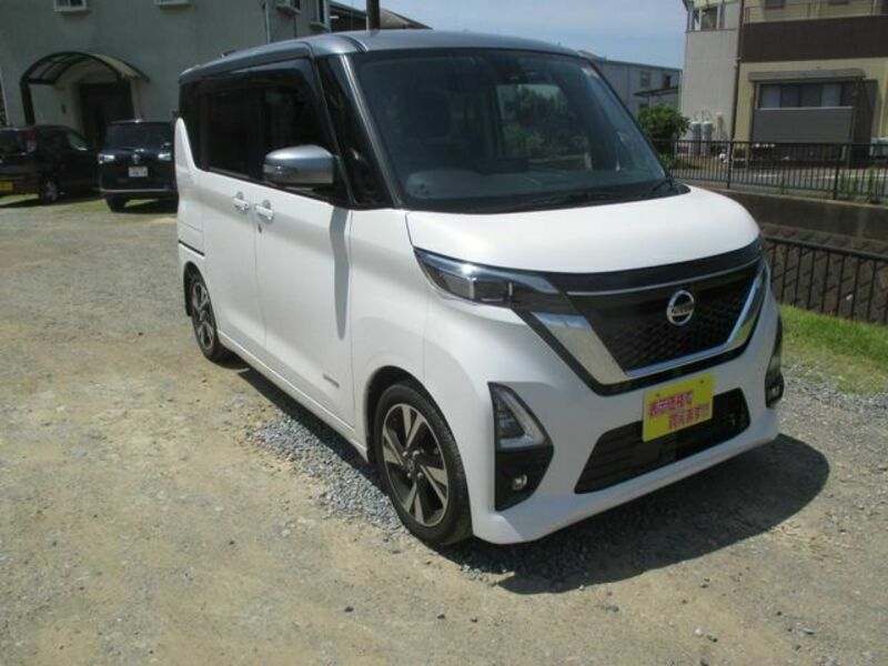 NISSAN ROOX
