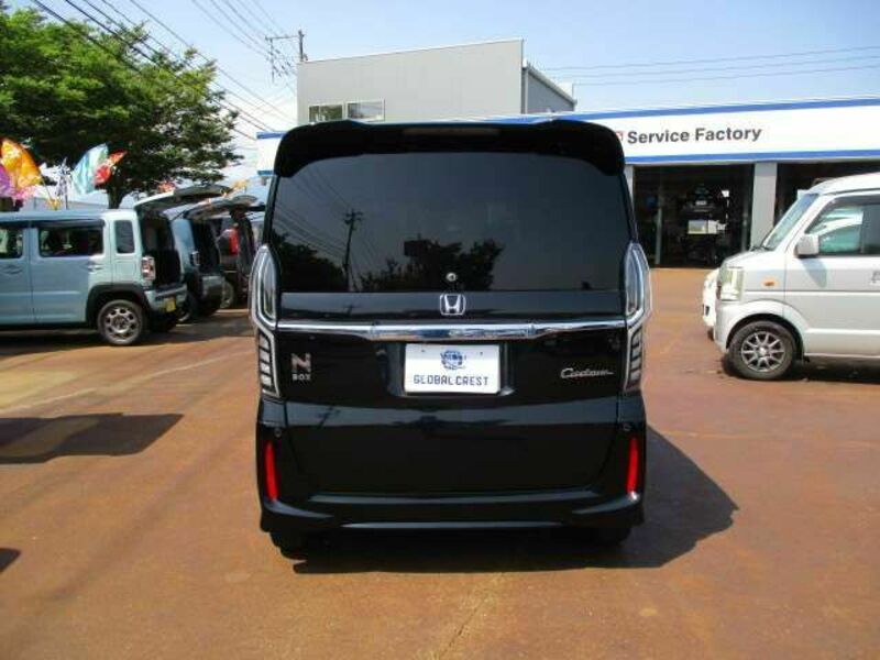 N BOX CUSTOM