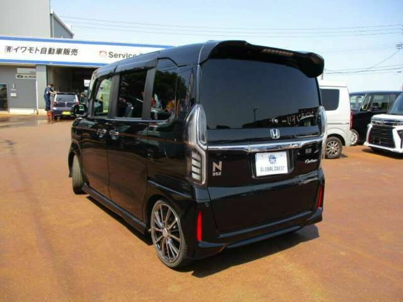 N BOX CUSTOM