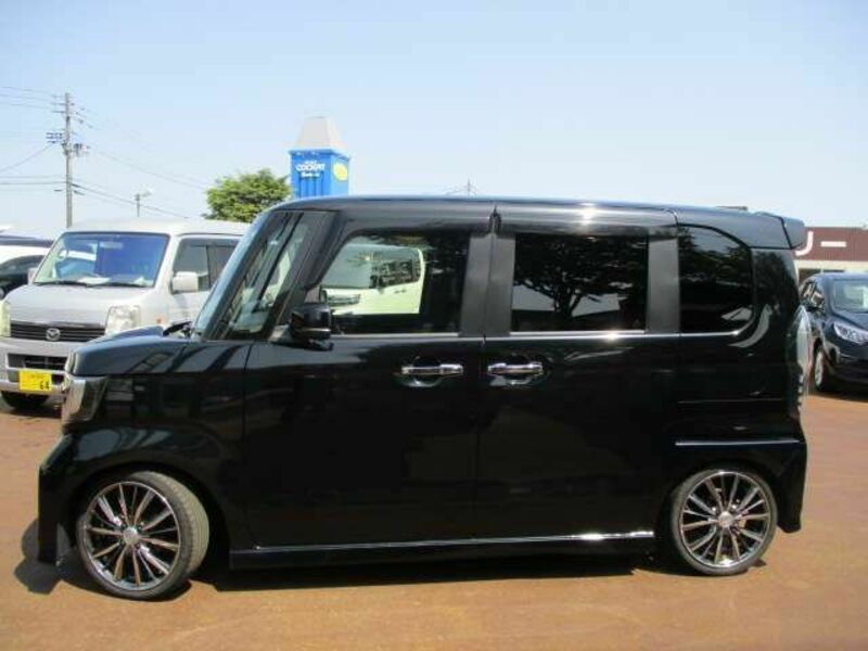 N BOX CUSTOM