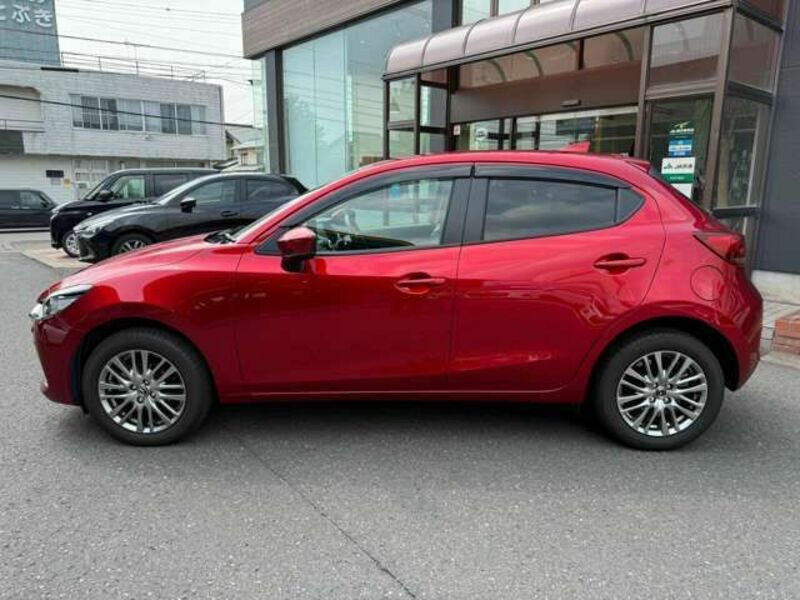 MAZDA2