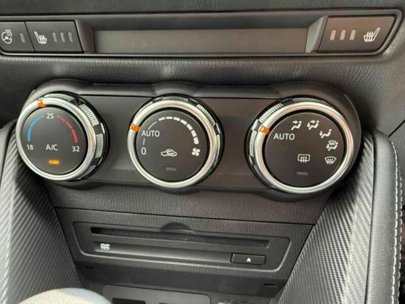 MAZDA2
