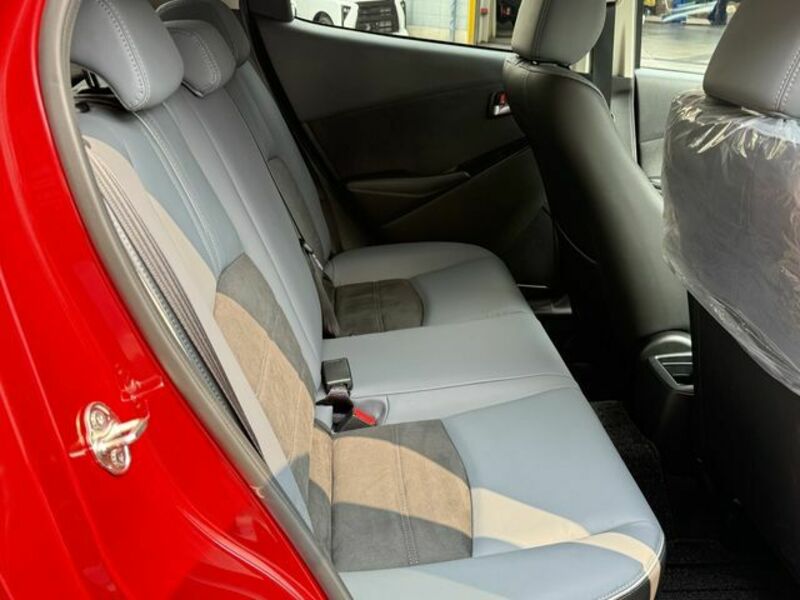MAZDA2