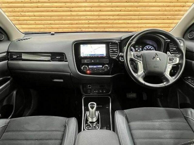OUTLANDER PHEV