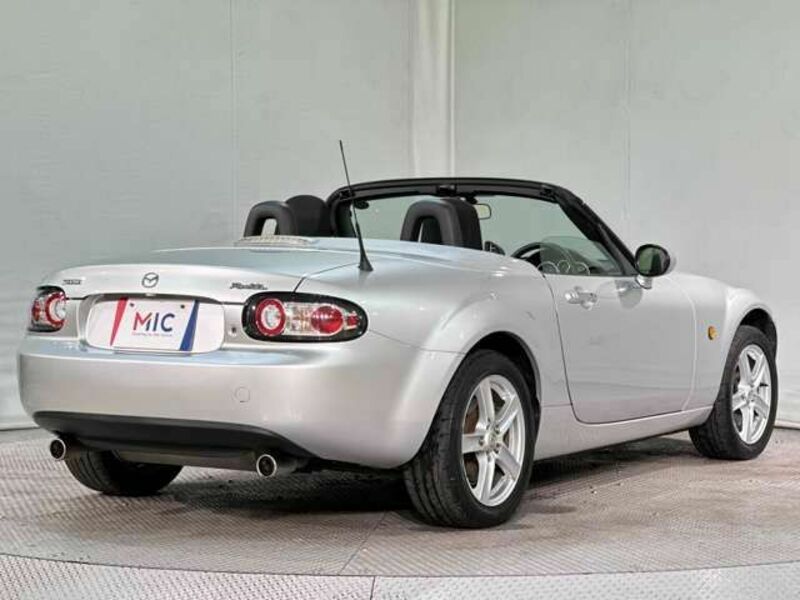 ROADSTER