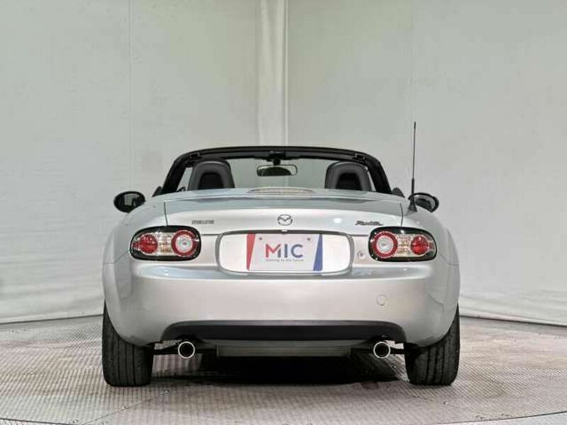 ROADSTER
