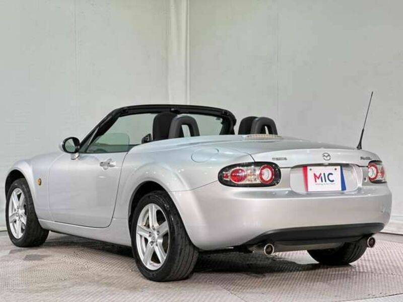 ROADSTER