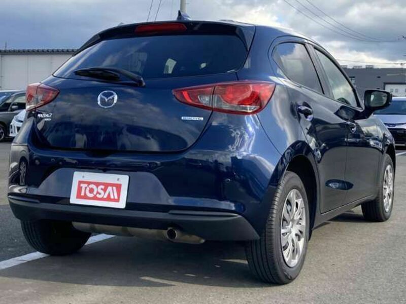 MAZDA2