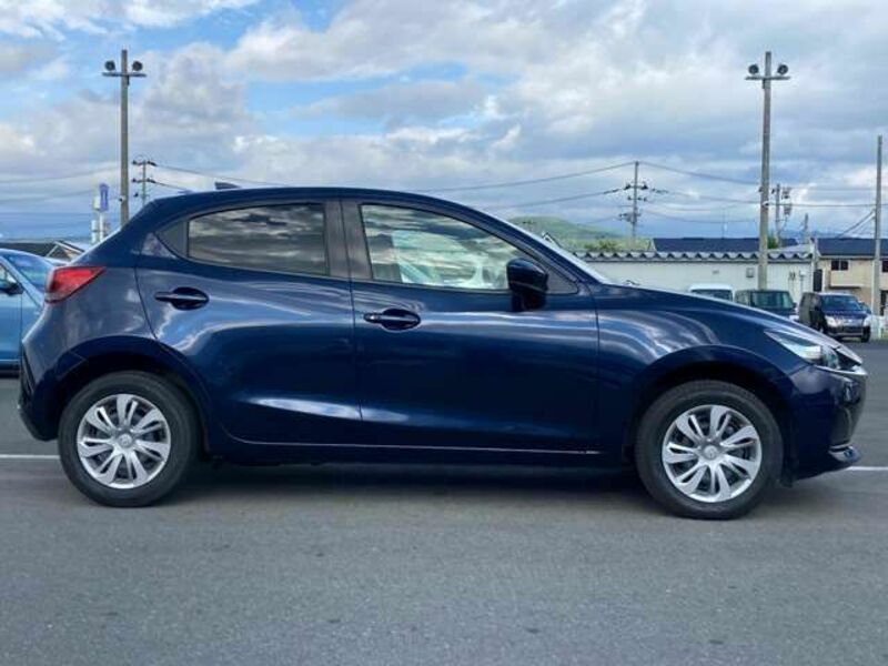 MAZDA2