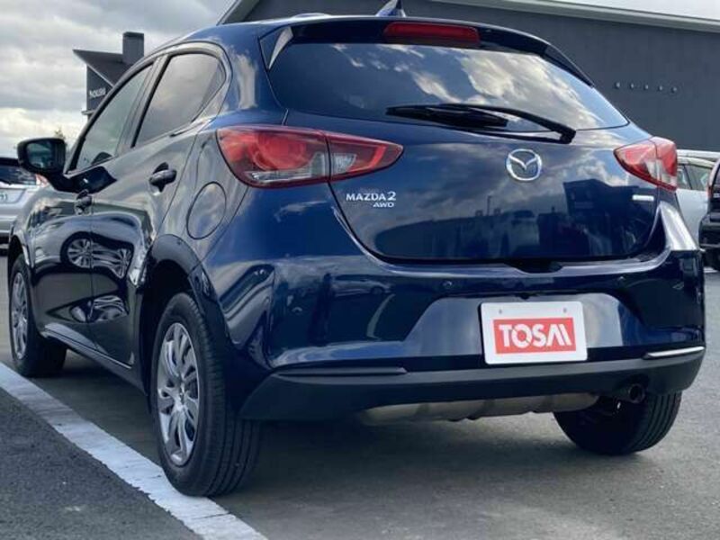 MAZDA2