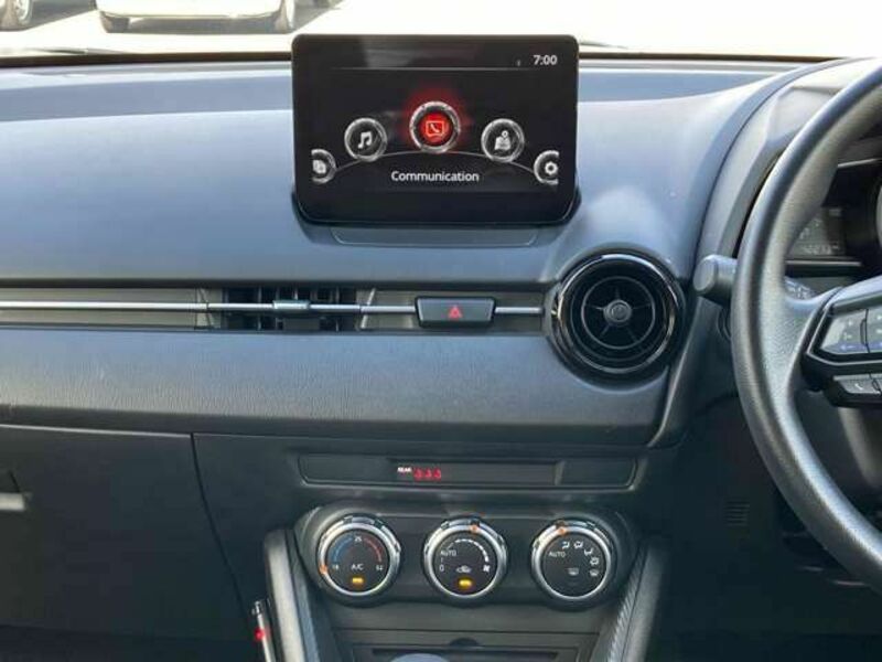 MAZDA2