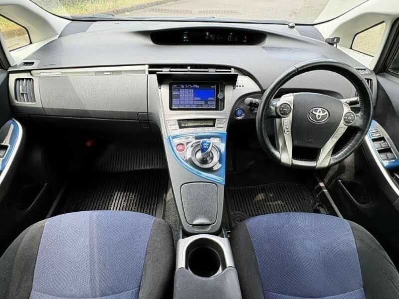 PRIUS PHV