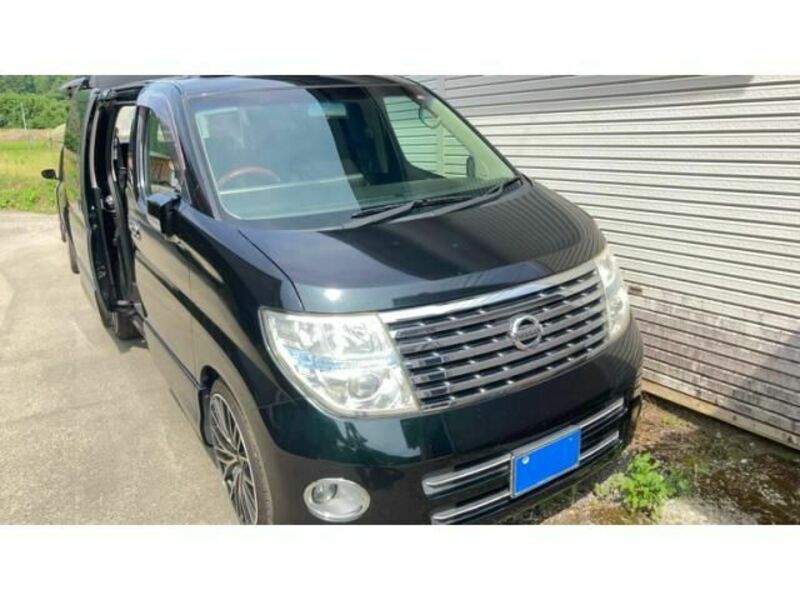 NISSAN ELGRAND