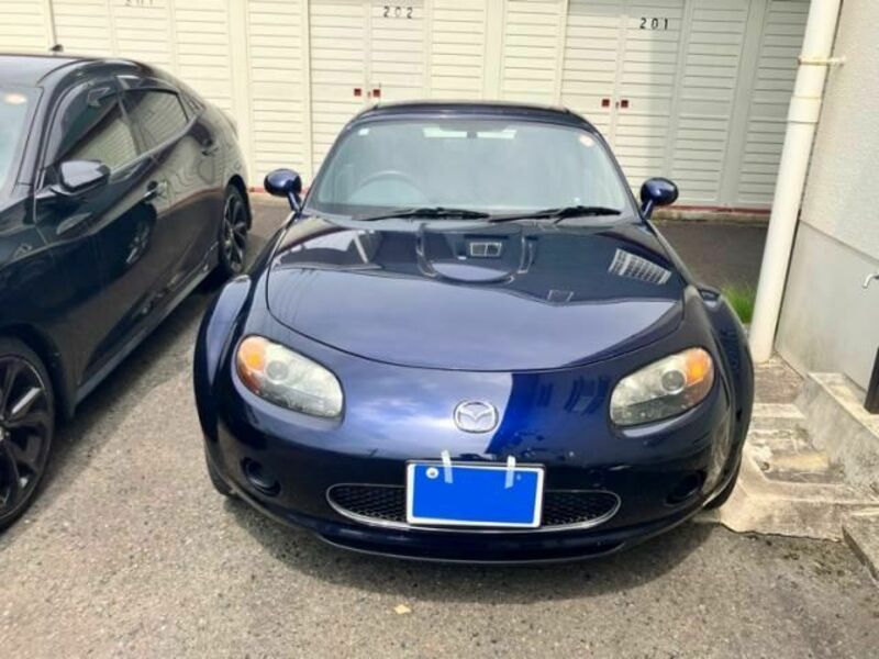 ROADSTER-0