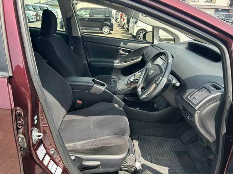 PRIUS PHV